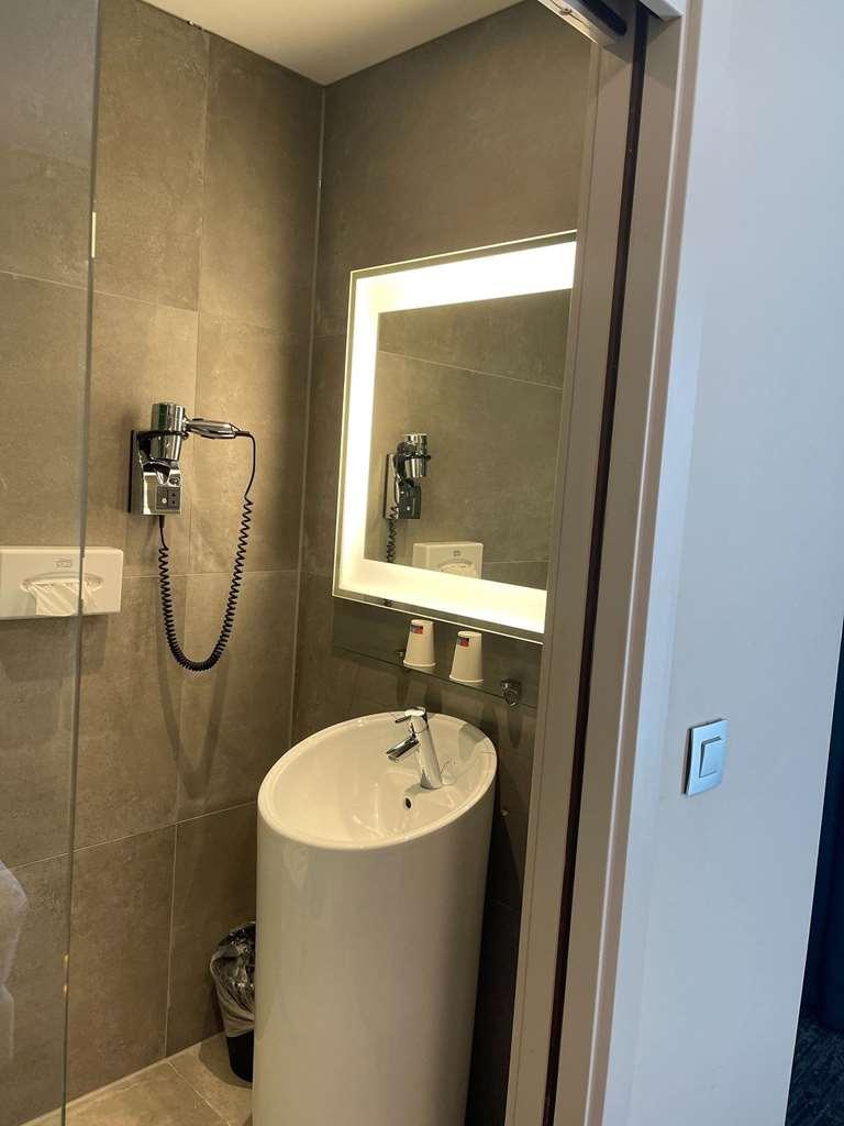 ibis Styles Nivelles Hotell Eksteriør bilde